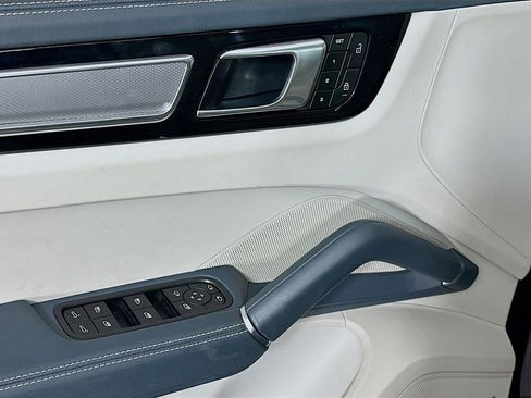 Certified 2023 Porsche Cayenne Platinum Edition AWD/4WD image 20
