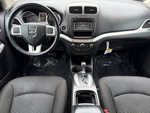 Used 2019 Dodge Journey SE w/ Premium Group FWD image 12