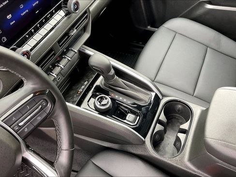 Used 2025 Chevrolet Colorado Trail Boss image 15