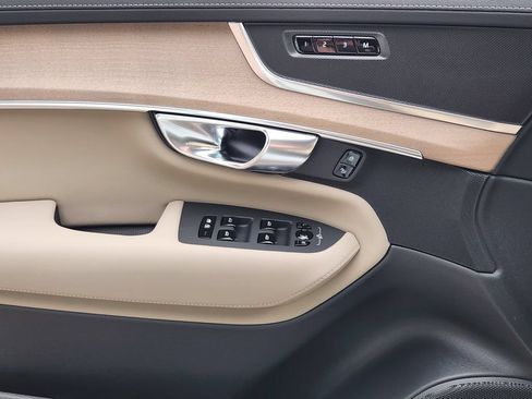 New 2026 Volvo XC90 T8 Plus w/ Protection Package AWD/4WD image 13