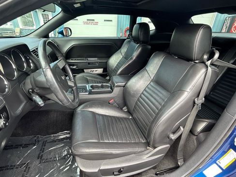 Used 2010 Dodge Challenger R/T RWD image 15