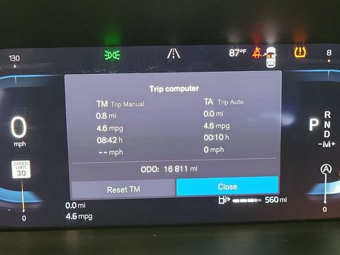 Used 2025 Volvo XC90 B6 Ultra AWD/4WD image 28