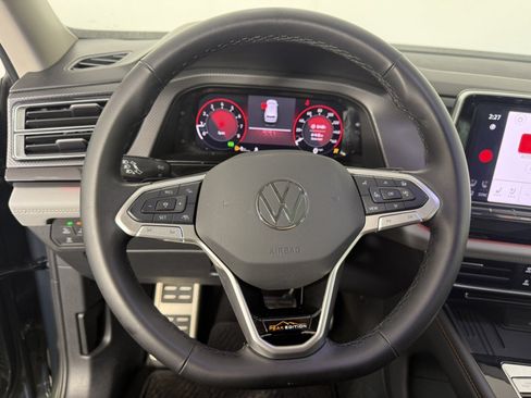 Used 2025 Volkswagen Atlas Peak Edition SE AWD/4WD image 24