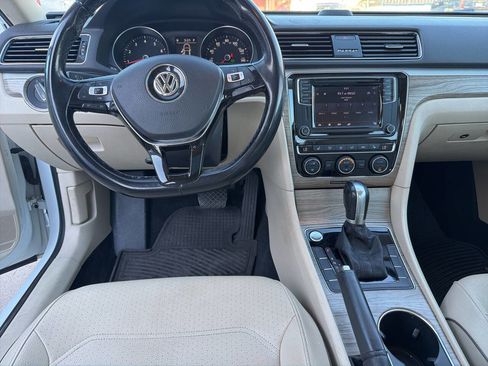 Used 2018 Volkswagen Passat 2.0T SE image 17