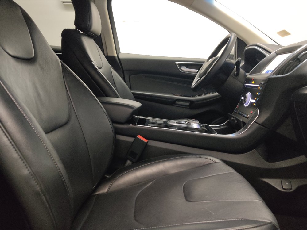 Used 2019 Ford Edge Titanium FWD image 21
