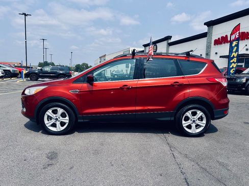 Used 2015 Ford Escape SE w/ Equipment Group 201A image 3