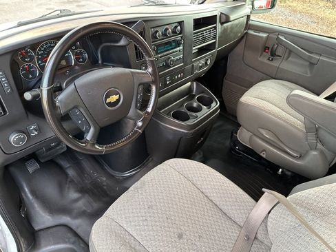 Used 2020 GMC Savana 3500 w/ Power Convenience Package image 12