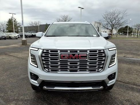New 2026 GMC Yukon XL Denali w/ Denali Reserve Package image 12