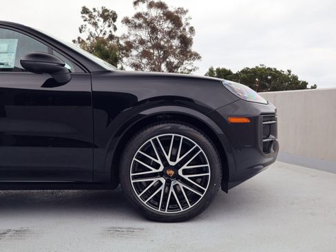 New 2026 Porsche Cayenne Coupe AWD/4WD image 11