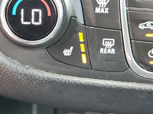 Used 2020 Chevrolet Equinox LT AWD/4WD image 16