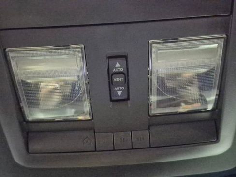 Used 2012 Dodge Challenger SRT8 image 21