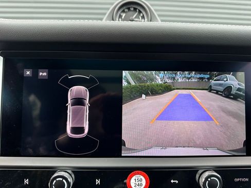 Certified 2025 Porsche Macan image 31