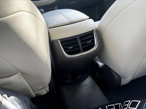 Used 2024 Chevrolet Malibu LT FWD image 12