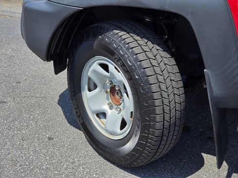 Used 2015 Toyota Tacoma PreRunner w/ Convenience Package RWD image 27