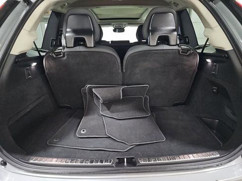 Used 2025 Volvo XC90 B6 Plus image 12