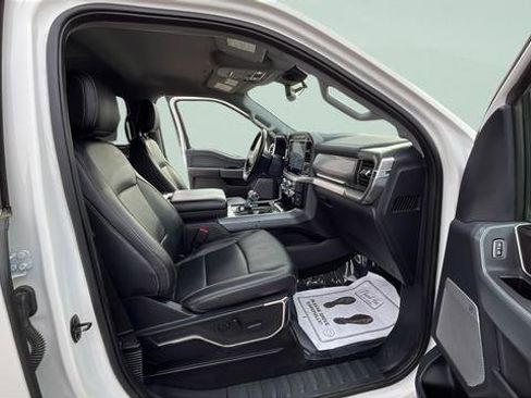 Used 2023 Ford F150 Lariat w/ Trailer Tow Package image 26