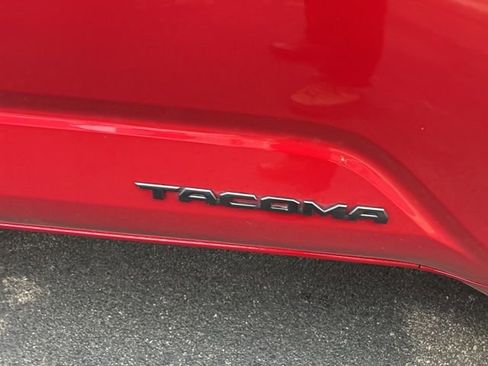 Used 2024 Toyota Tacoma TRD Sport image 9