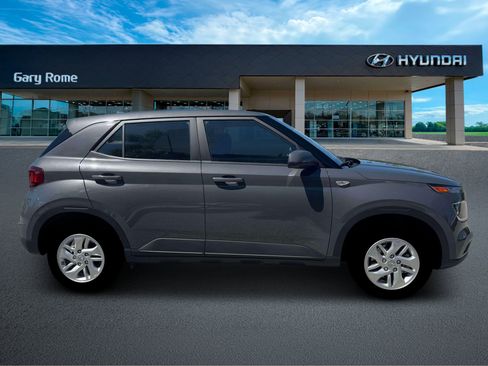 New 2026 Hyundai Venue SE FWD image 9
