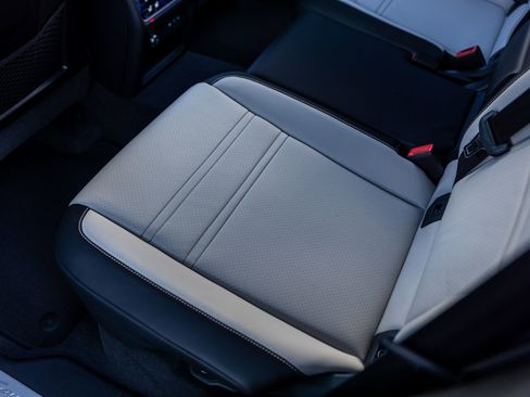 New 2025 Porsche Cayenne Coupe image 45