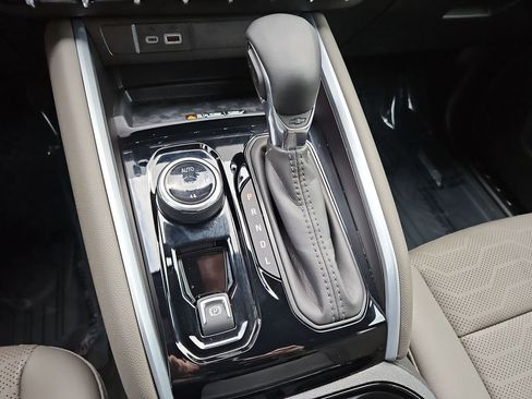 Used 2026 Chevrolet Colorado ZR2 w/ Technology Package image 16