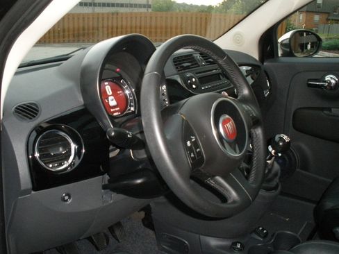 Used 2015 FIAT 500 Lounge w/ Luxury Leather Package FWD image 25