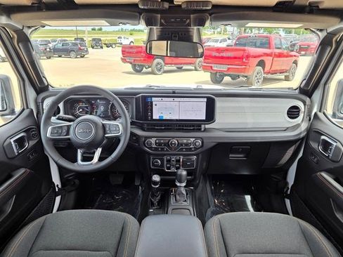 Certified 2025 Jeep Wrangler Unlimited Sahara AWD/4WD image 19