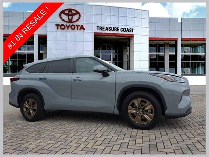 Used 2023 Toyota Highlander Bronze Edition