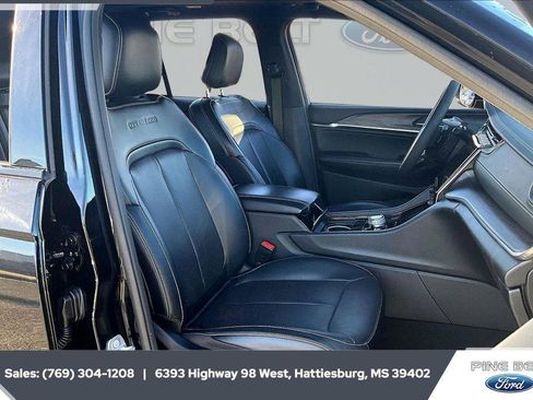 Used 2023 Jeep Grand Cherokee Overland image 7