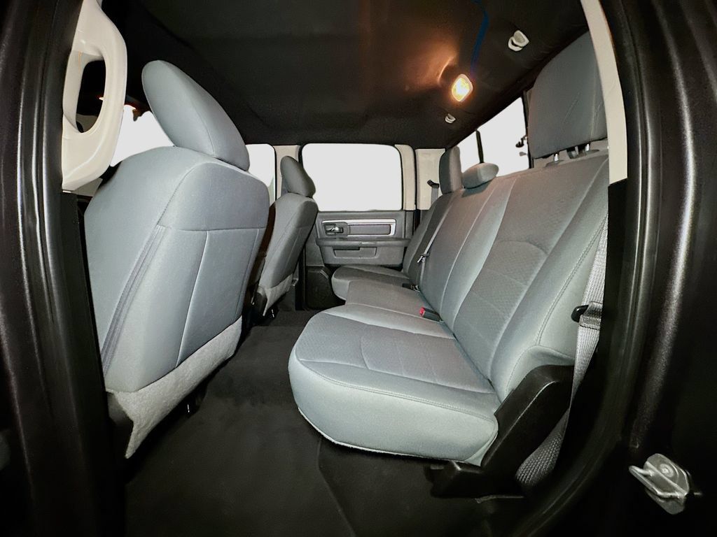 Used 2019 RAM 1500 Classic SLT AWD/4WD image 30
