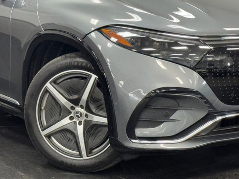 Used 2023 Mercedes-Benz EQS 580 4MATIC SUV image 4
