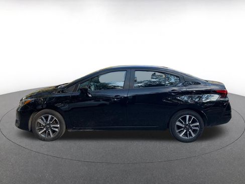 Used 2025 Nissan Versa SV image 4