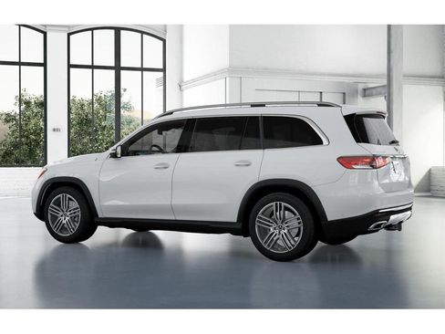 Used 2025 Mercedes-Benz GLS 450 4MATIC image 31