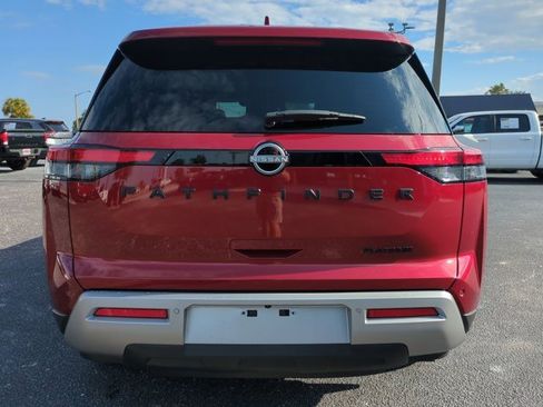 Used 2024 Nissan Pathfinder Platinum w/ Black Appearance Package image 5