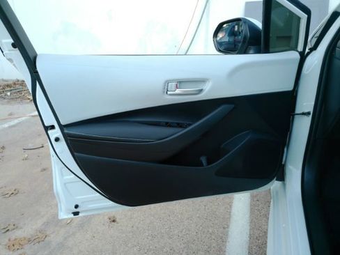 Used 2022 Toyota Corolla SE image 13