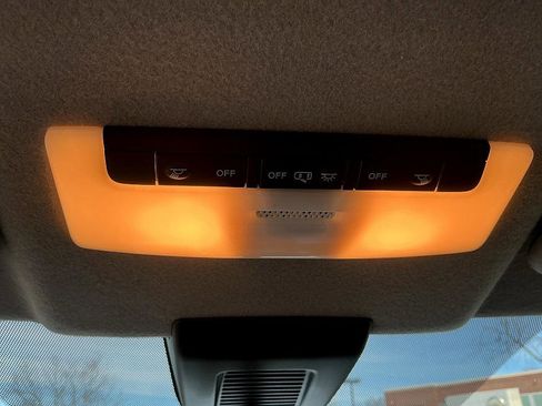 New 2025 Nissan Kicks S image 21