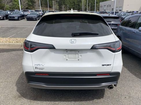 Used 2025 Honda HR-V Sport image 4