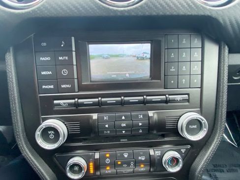 Used 2015 Ford Mustang Coupe RWD image 22