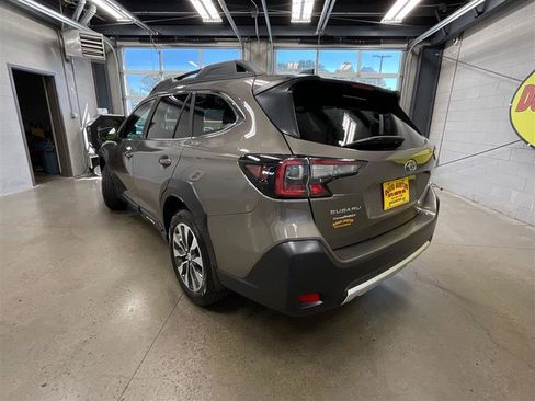 Used 2024 Subaru Outback Limited w/ Popular Package #2 image 3
