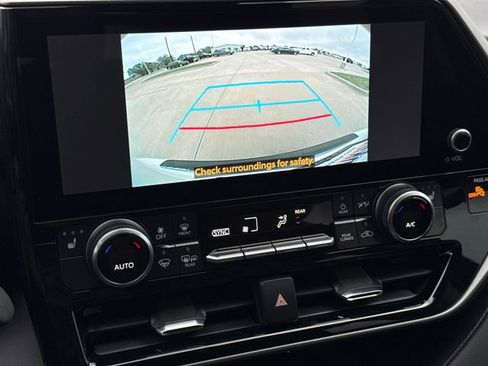 Used 2026 Toyota Highlander XLE image 27