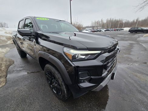 Used 2024 Chevrolet Colorado Z71 w/ Z71 Convenience Package 2 image 8