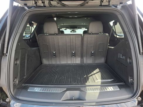 Used 2025 Chevrolet Suburban Premier AWD/4WD image 27