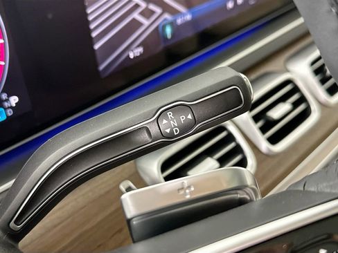 New 2026 Mercedes-Benz GLS 450 4MATIC image 17