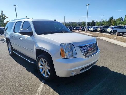 Used 2013 GMC Yukon XL Denali AWD/4WD image 1