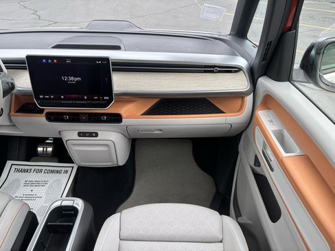 Used 2025 Volkswagen ID. Buzz 1st Edition image 20