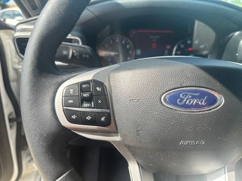 Used 2023 Ford Explorer XLT w/ Equipment Group 202A RWD image 17