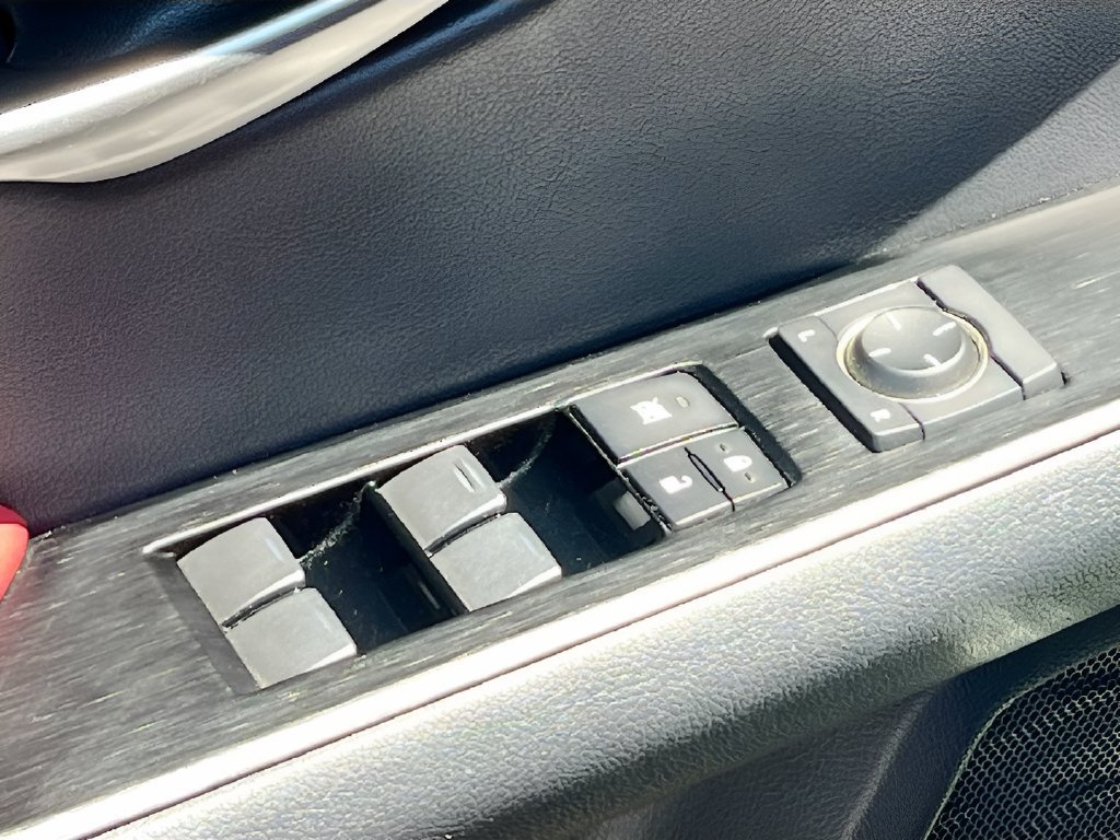 Used 2019 Lexus UX 200 F Sport w/ F Sport Premium Package FWD image 18