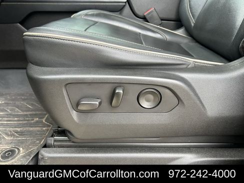 Used 2021 GMC Yukon SLT w/ SLT Premium Package image 32