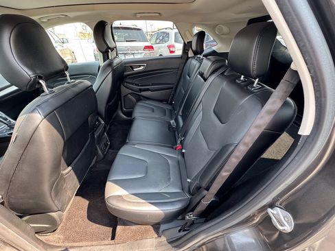 Used 2018 Ford Edge Titanium w/ Equipment Group 302A AWD/4WD image 36