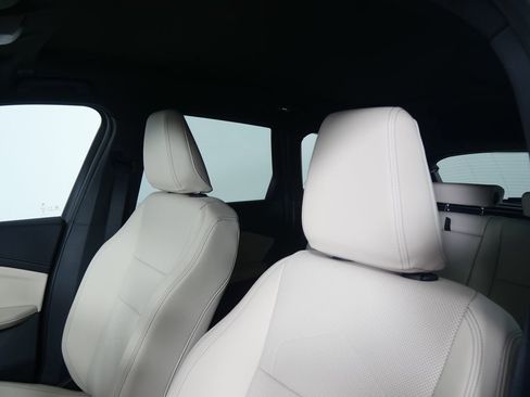 Used 2025 BMW X1 xDrive28i w/ Convenience Package image 12