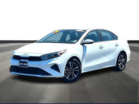Used 2024 Kia Forte LXS FWD image 1